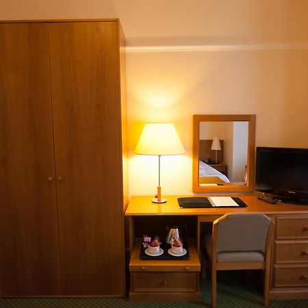 A Park View Hotel 울버햄프턴 외부 사진
